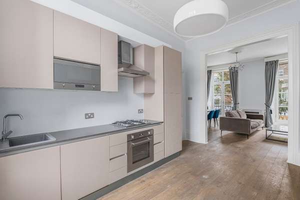 Flat Connaught Street in City of Westminster