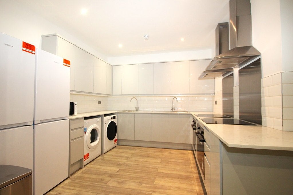 Room Maple Road in Greater London