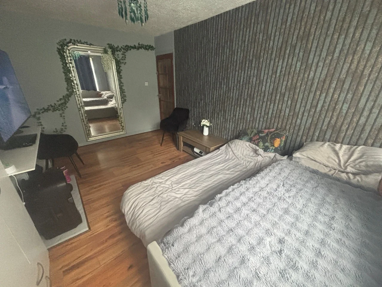 Room Davids Way in Greater London