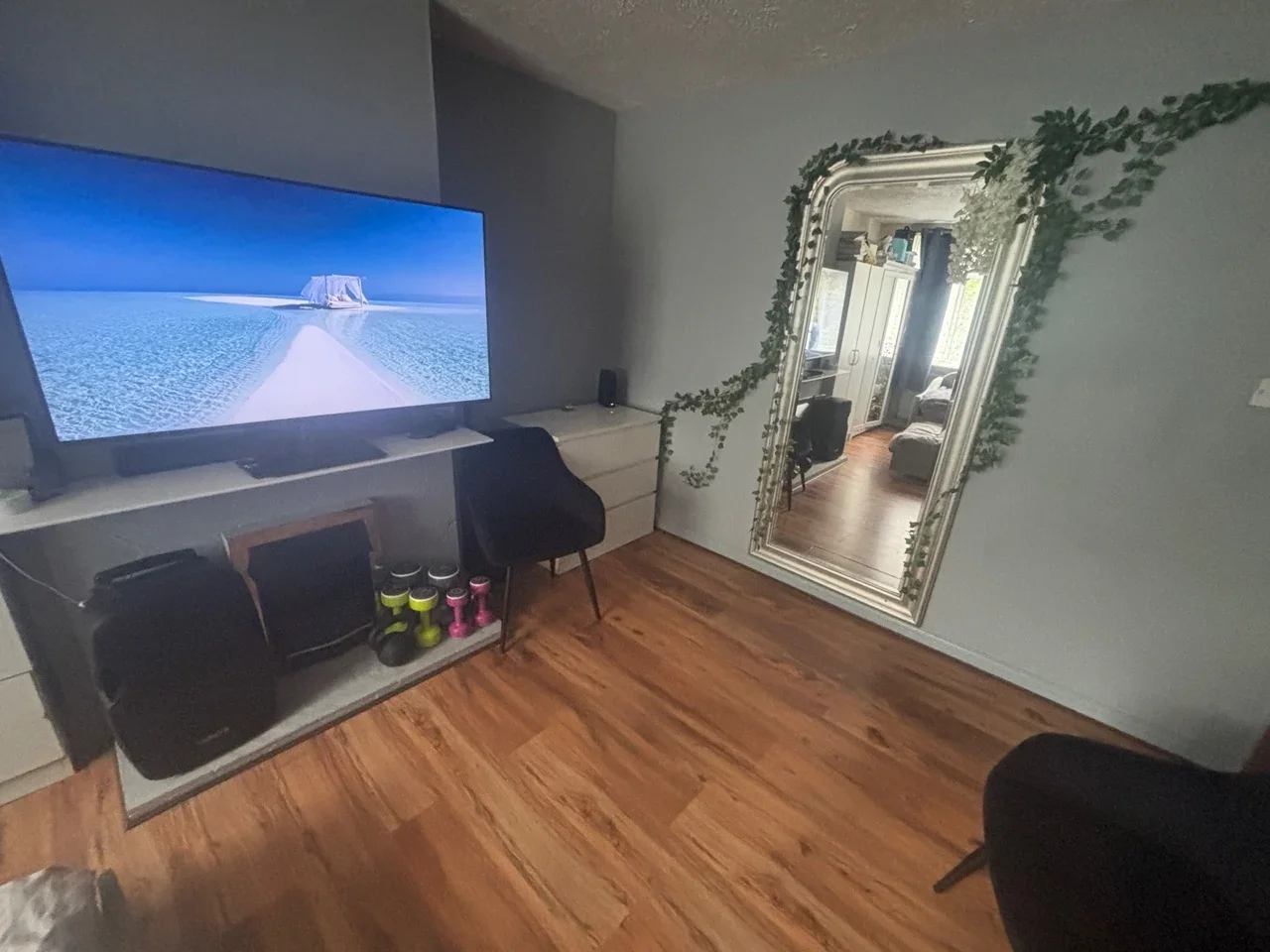 Room Davids Way in Greater London