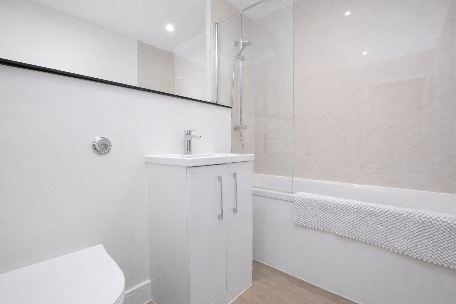 Flat Victoria Road in Rushmoor
