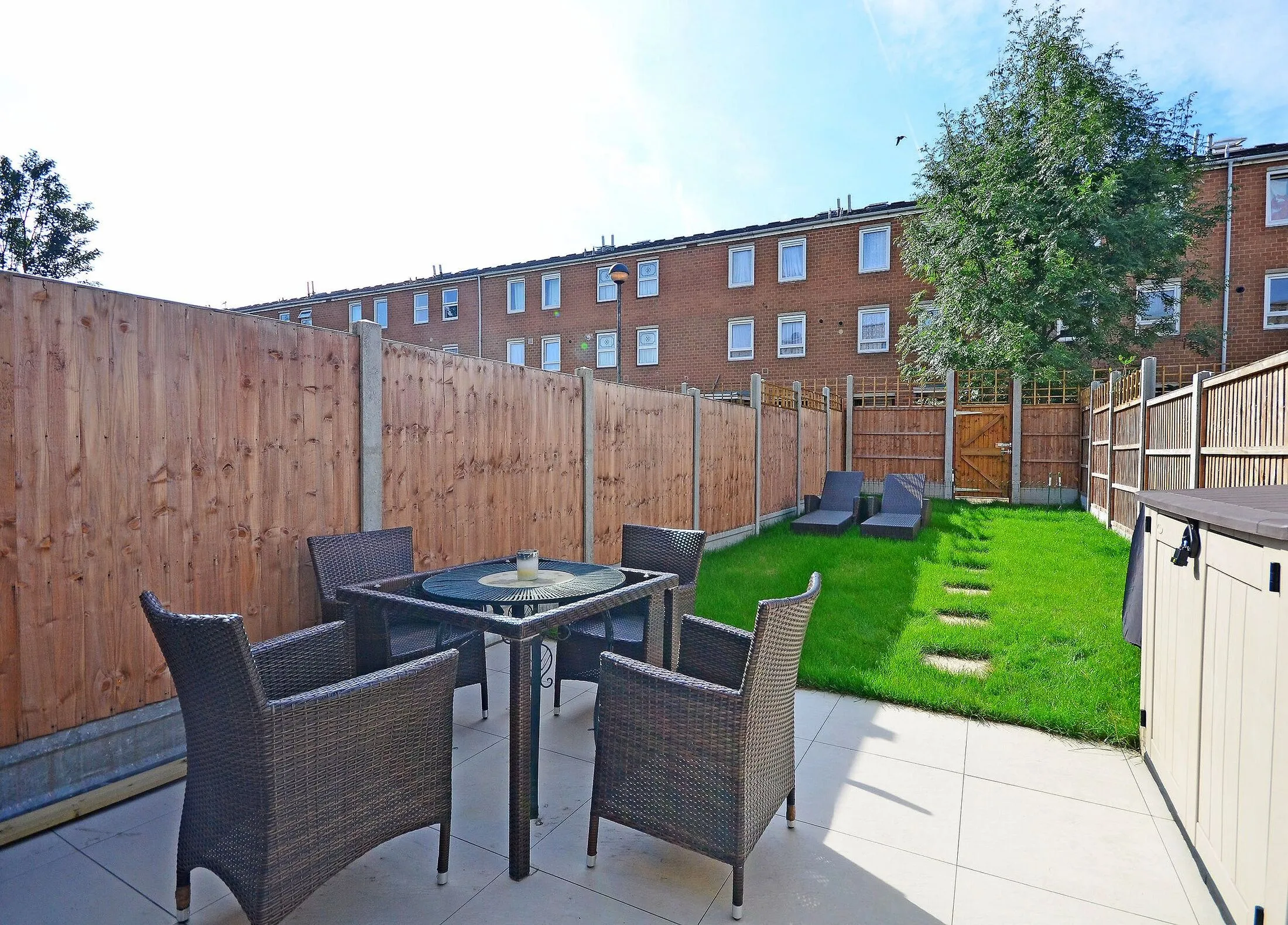 House Lyneham Walk in Greater London