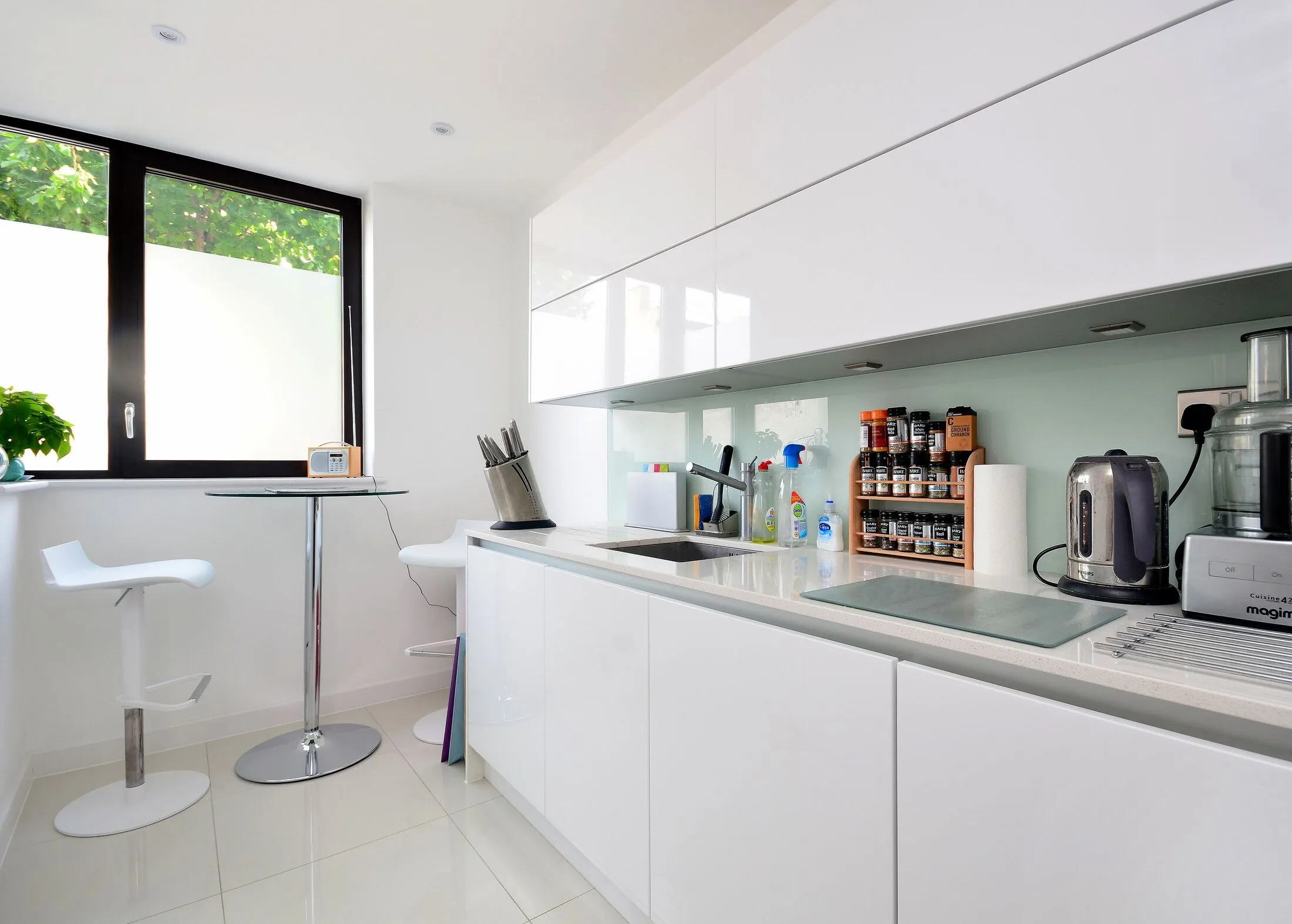House Lyneham Walk in Greater London