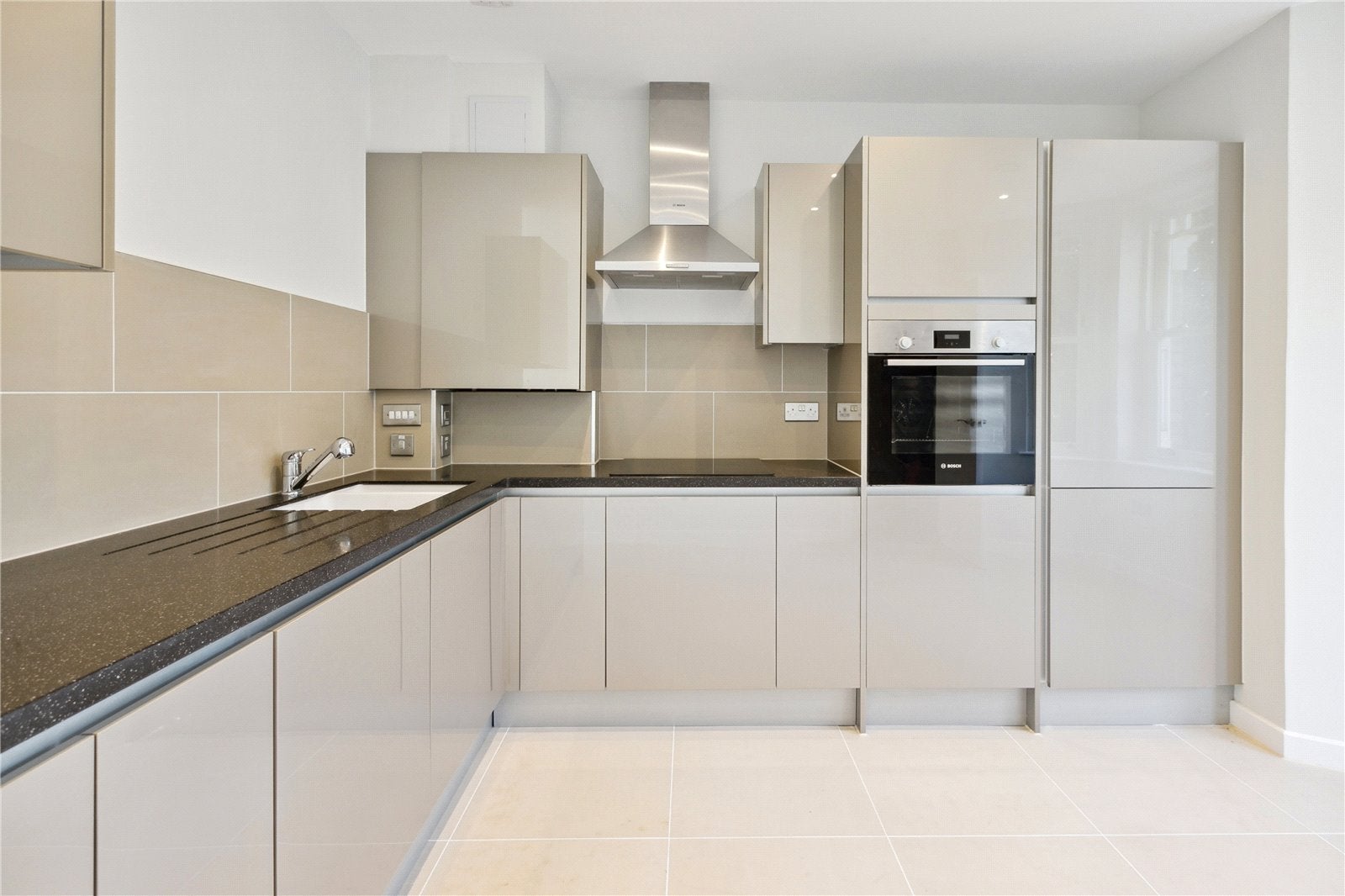 Flat Burlington Gardens in Greater London