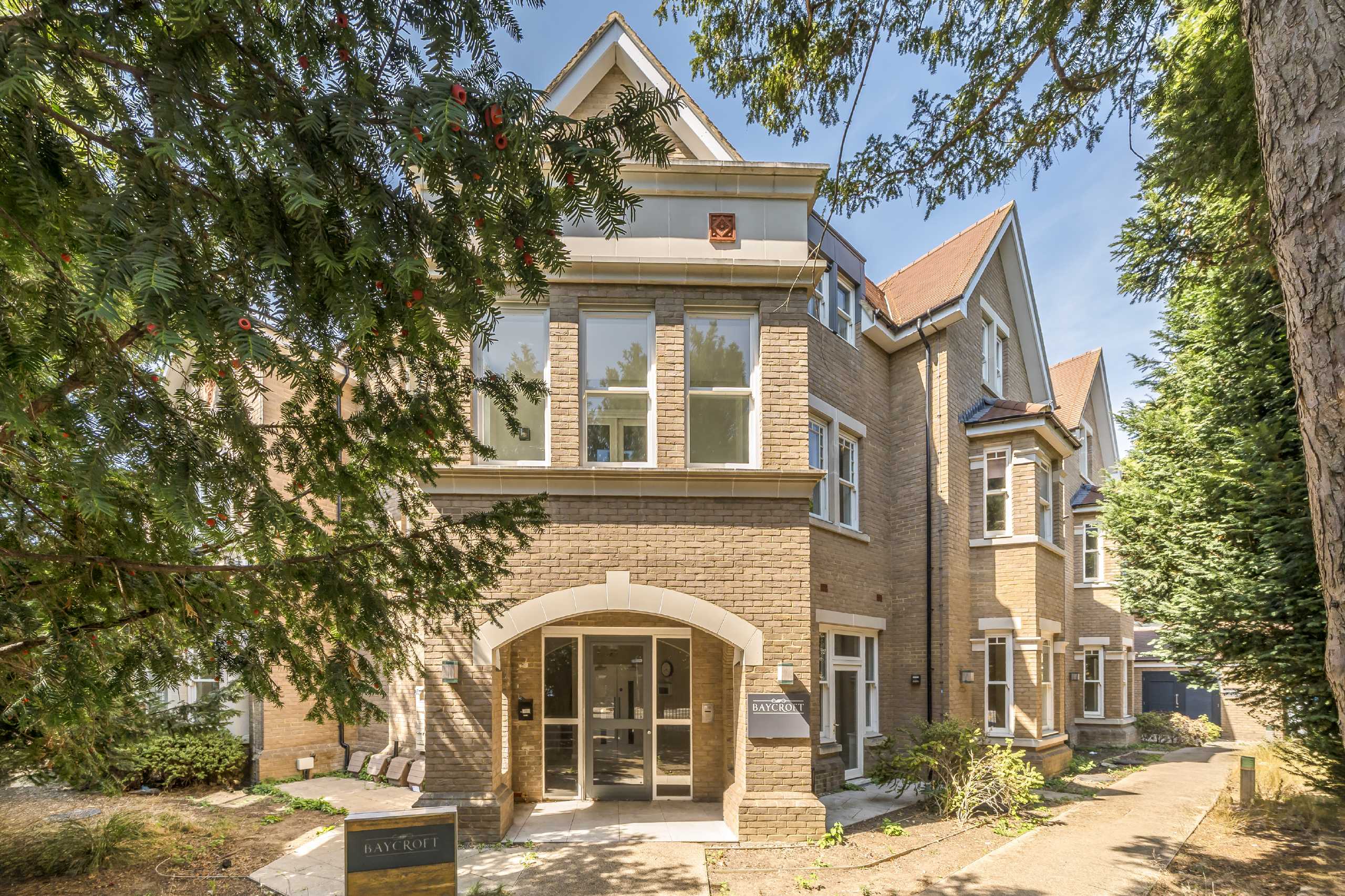 Flat Burlington Gardens in Greater London
