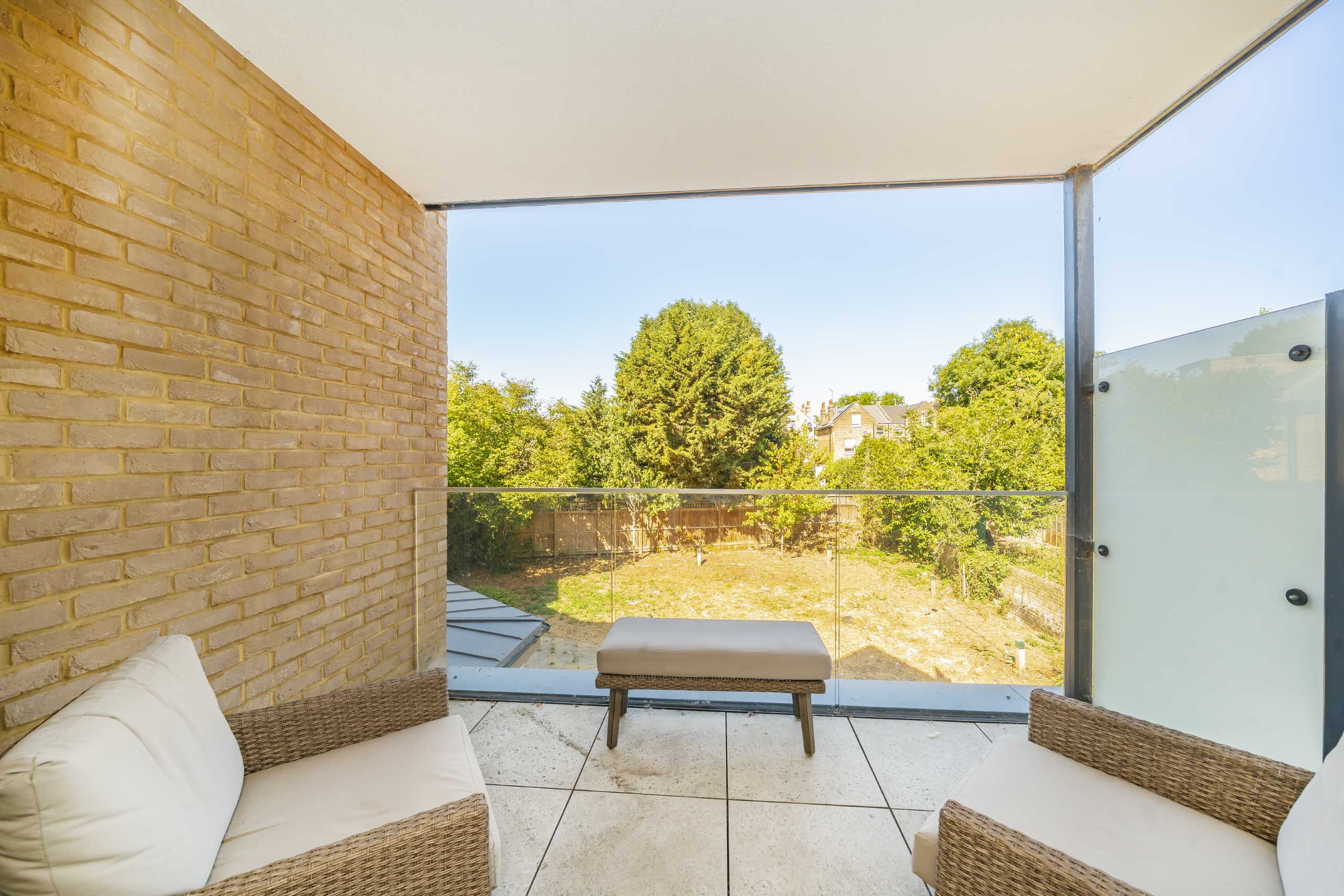 Flat Burlington Gardens in Greater London