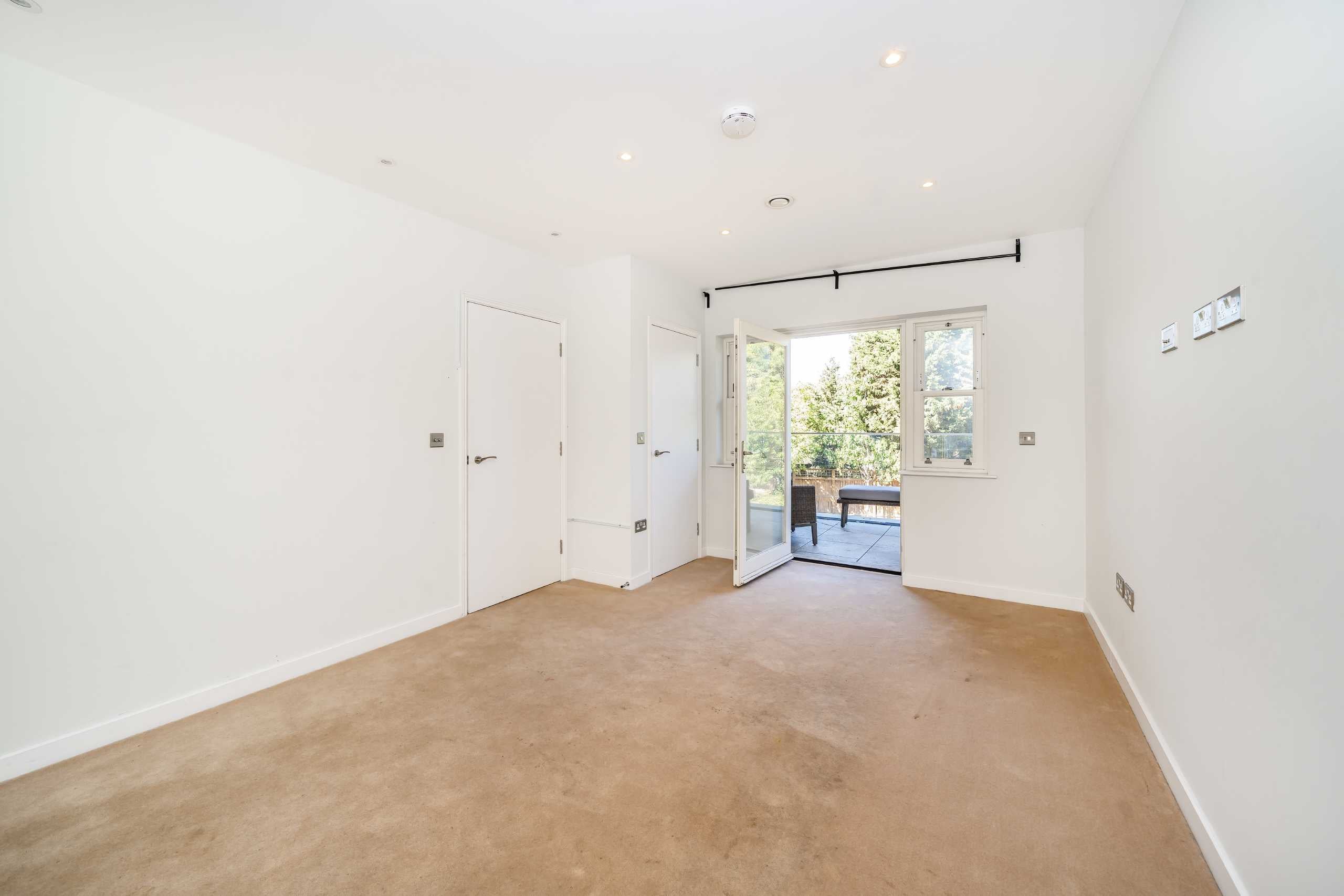 Flat Burlington Gardens in Greater London