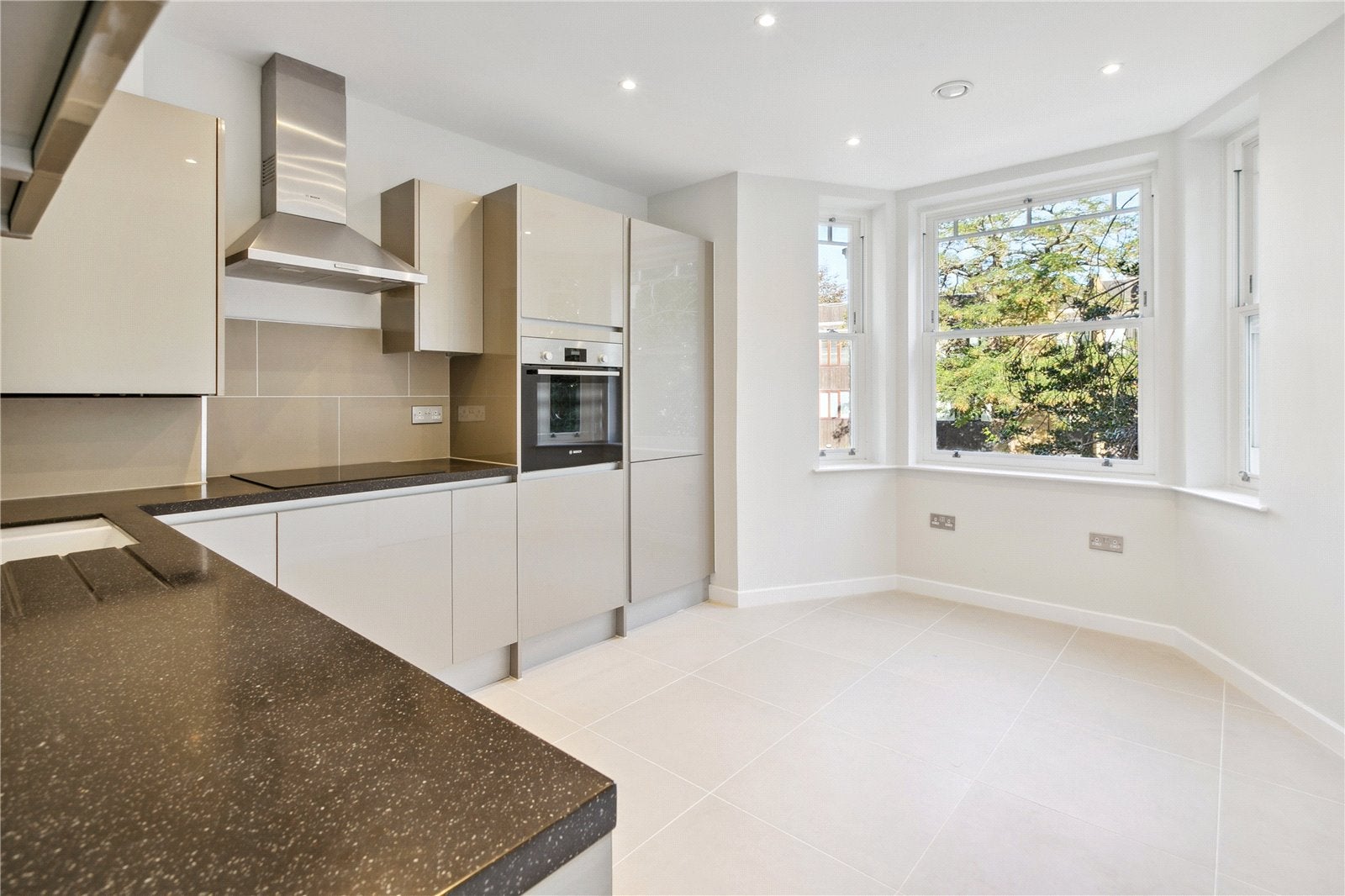 Flat Burlington Gardens in Greater London