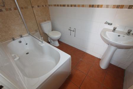 Room Powers Court in Royal Leamington Spa