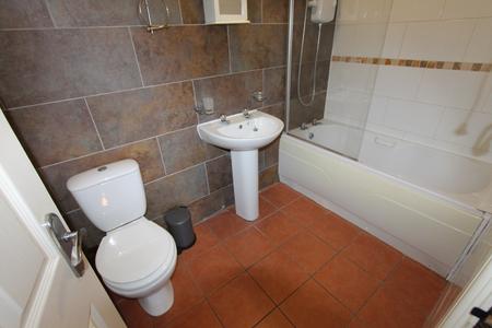 Room Powers Court in Royal Leamington Spa