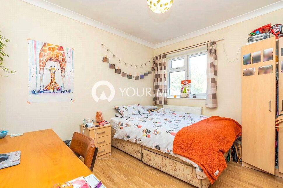Flat Granby Grove in Southampton