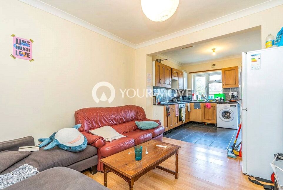 Flat Granby Grove in Southampton