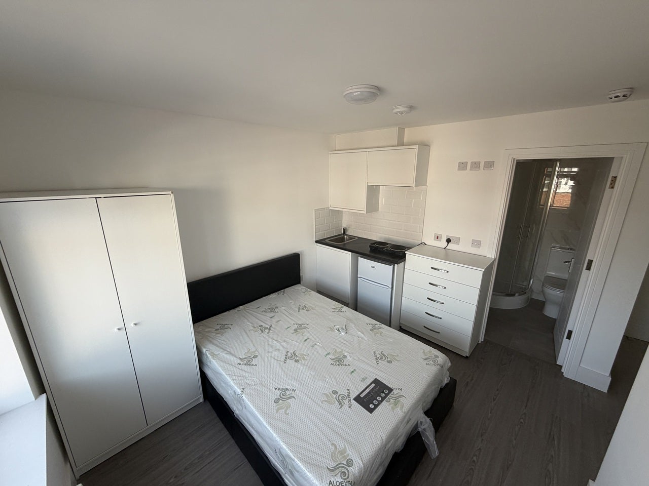 Flat Rostella Road in Greater London