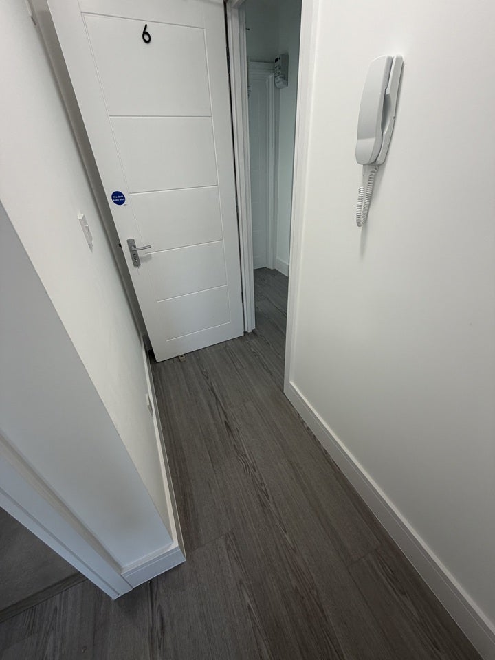 Flat Rostella Road in Greater London