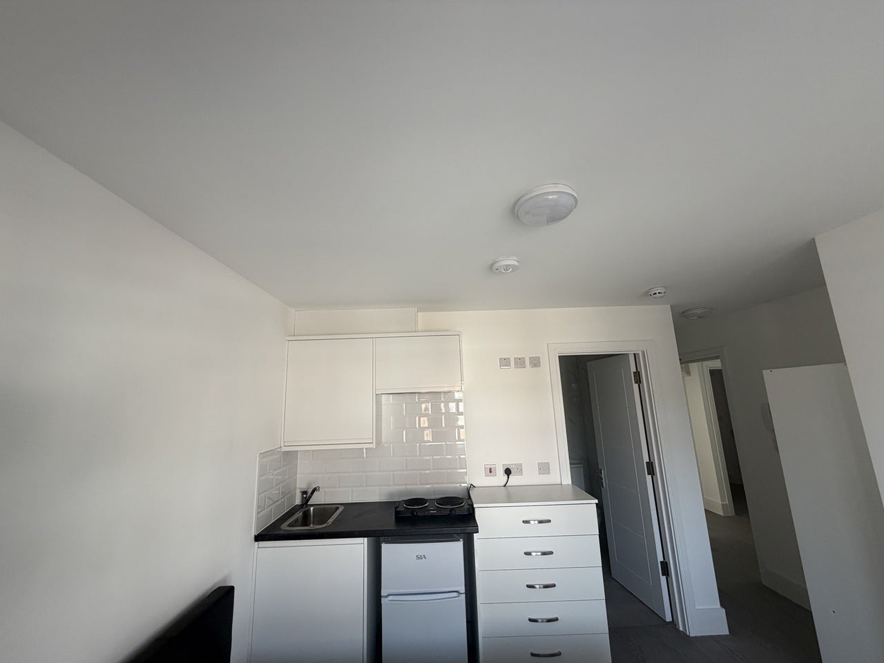 Flat Rostella Road in Greater London