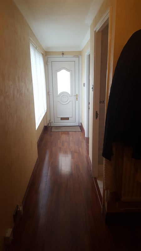 Room Skelley Road in Greater London
