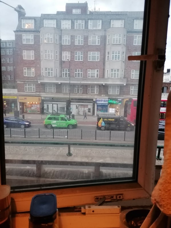 Room Finchley Road in Greater London