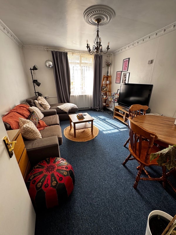 Room Hillmarton Road in Greater London