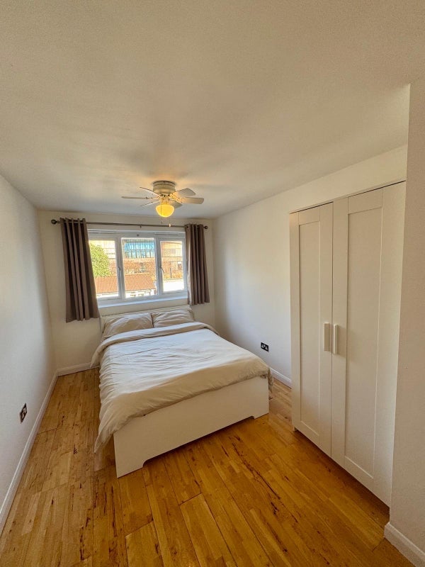 Room Grand Drive in Greater London