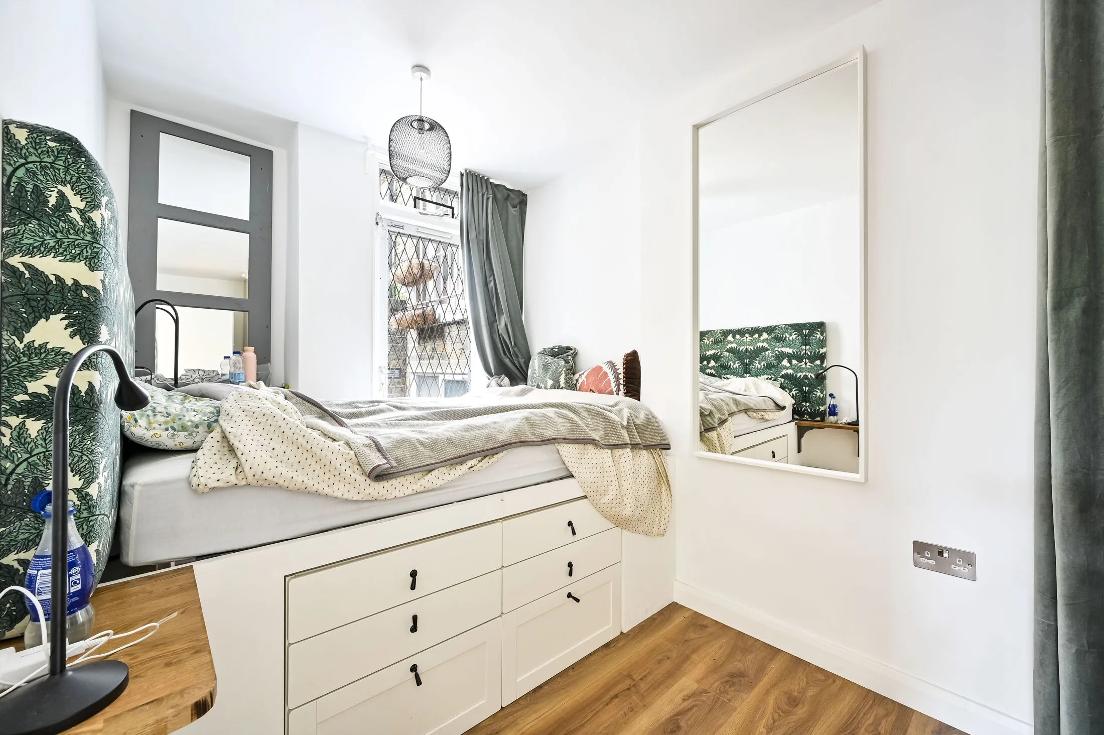 Flat Ryecroft Street in Greater London