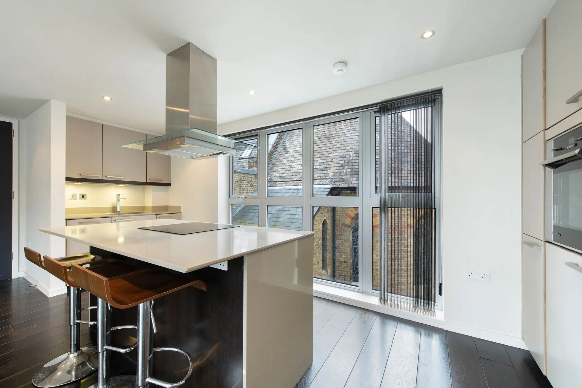 Flat Loudoun Road in London