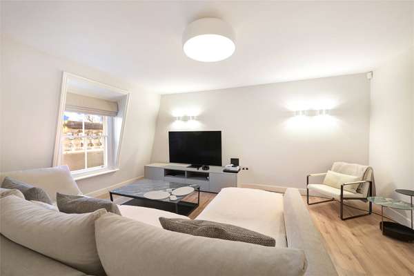 Flat Cranley Gardens in Greater London