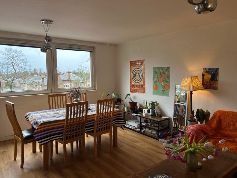 Room Norby Road in Glasgow