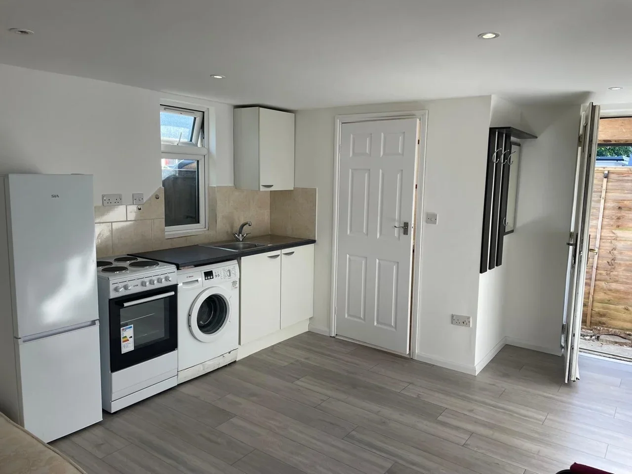 Flat Fleetwood Road in Slough