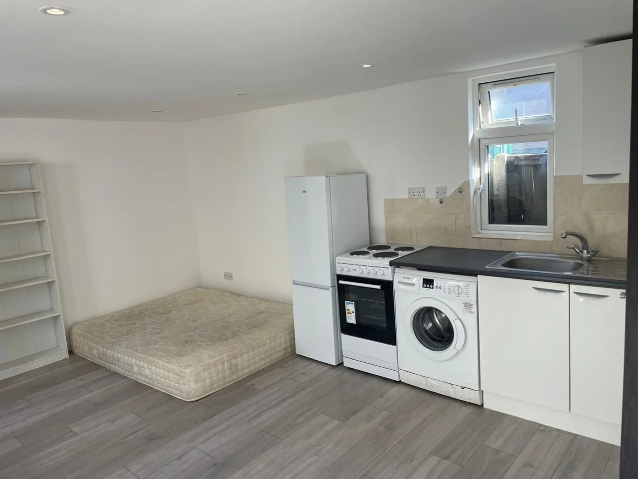 Flat Fleetwood Road in Slough