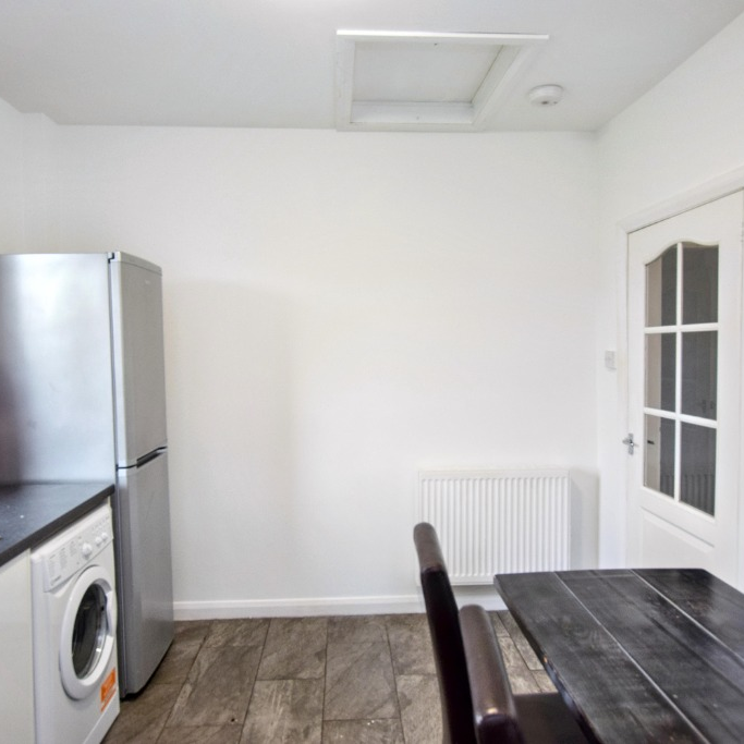 Flat Claremont Crescent in Kilwinning