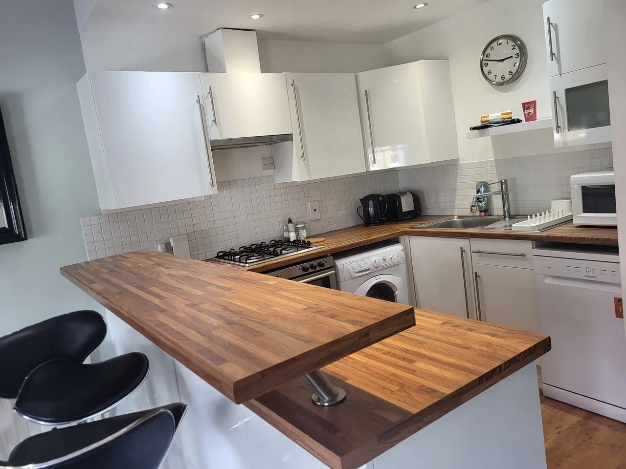 Flat Askew Crescent in Greater London