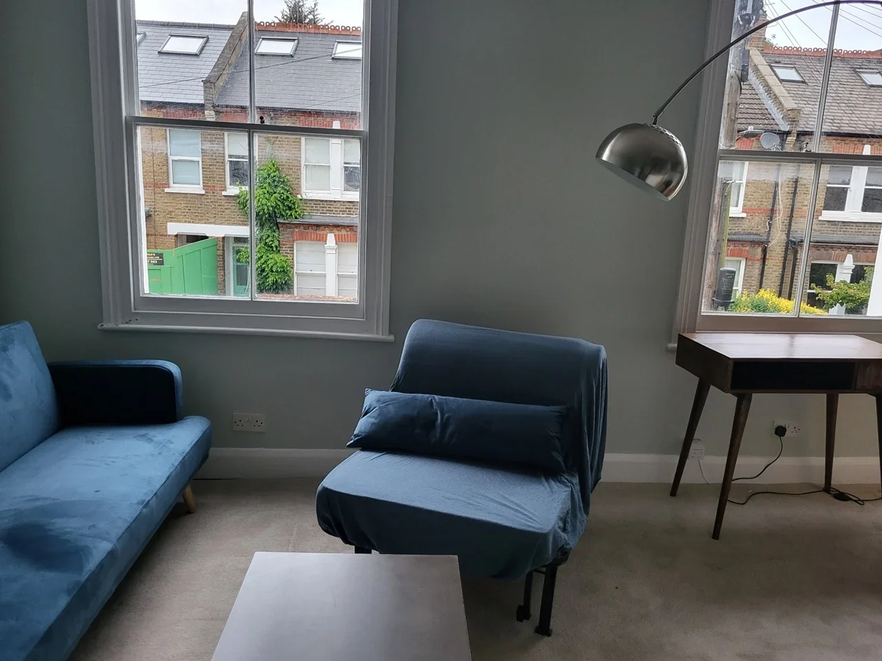 Flat Askew Crescent in Greater London
