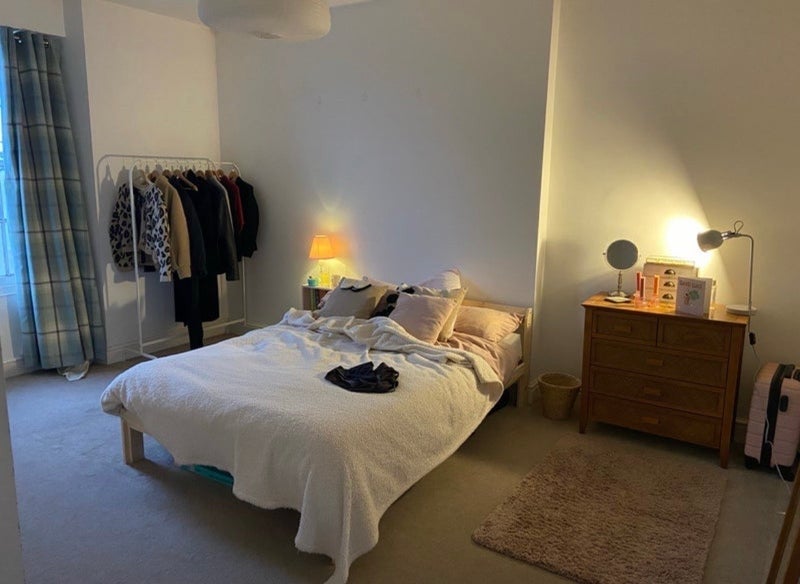 Room Ashgrove Road in Bristol
