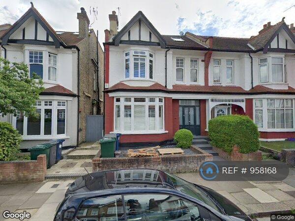 Room Sylvester Road in Greater London