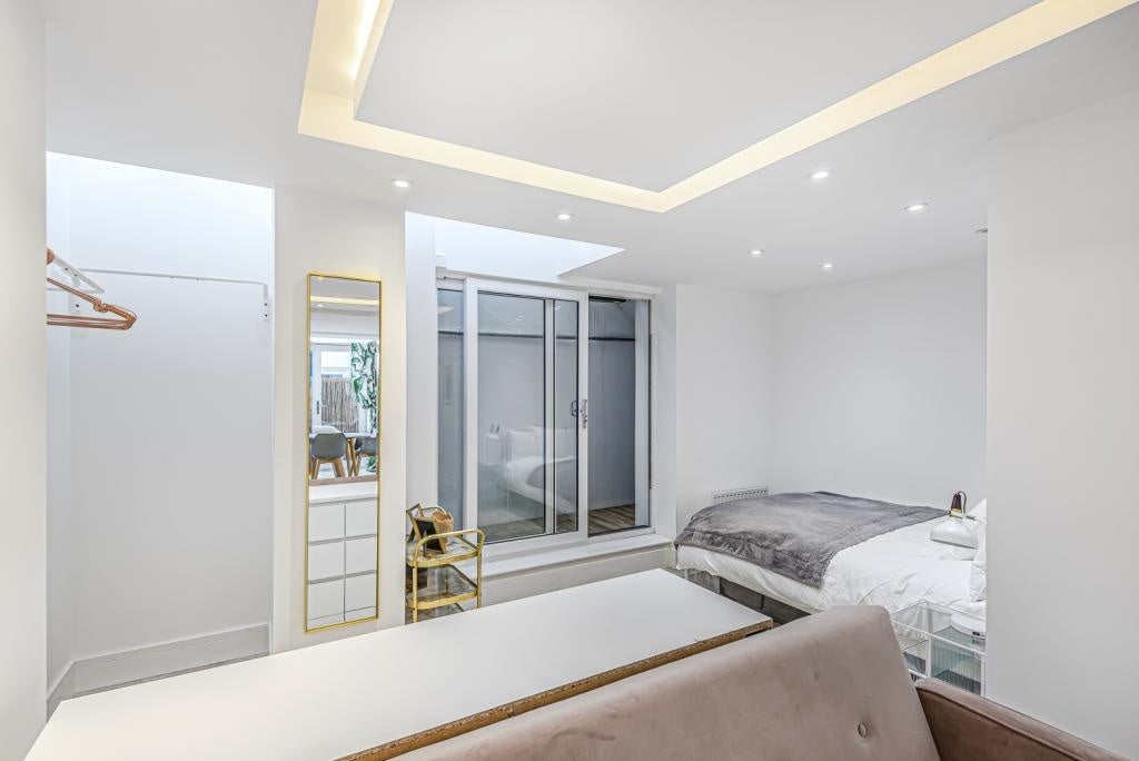 Flat Anerley Road in Greater London