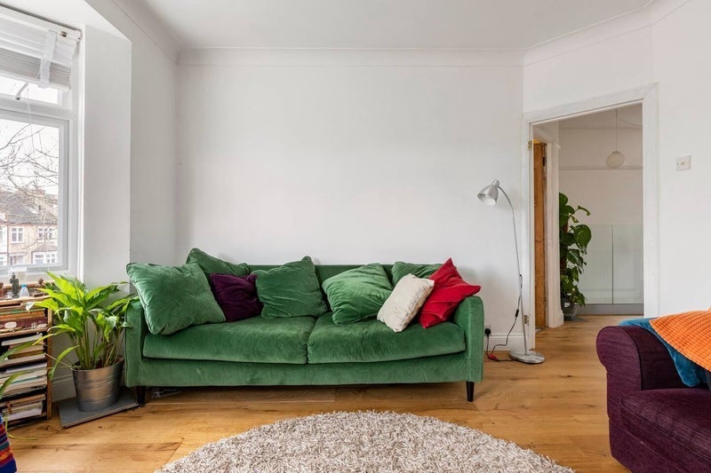 Room Chestnut Road in Greater London