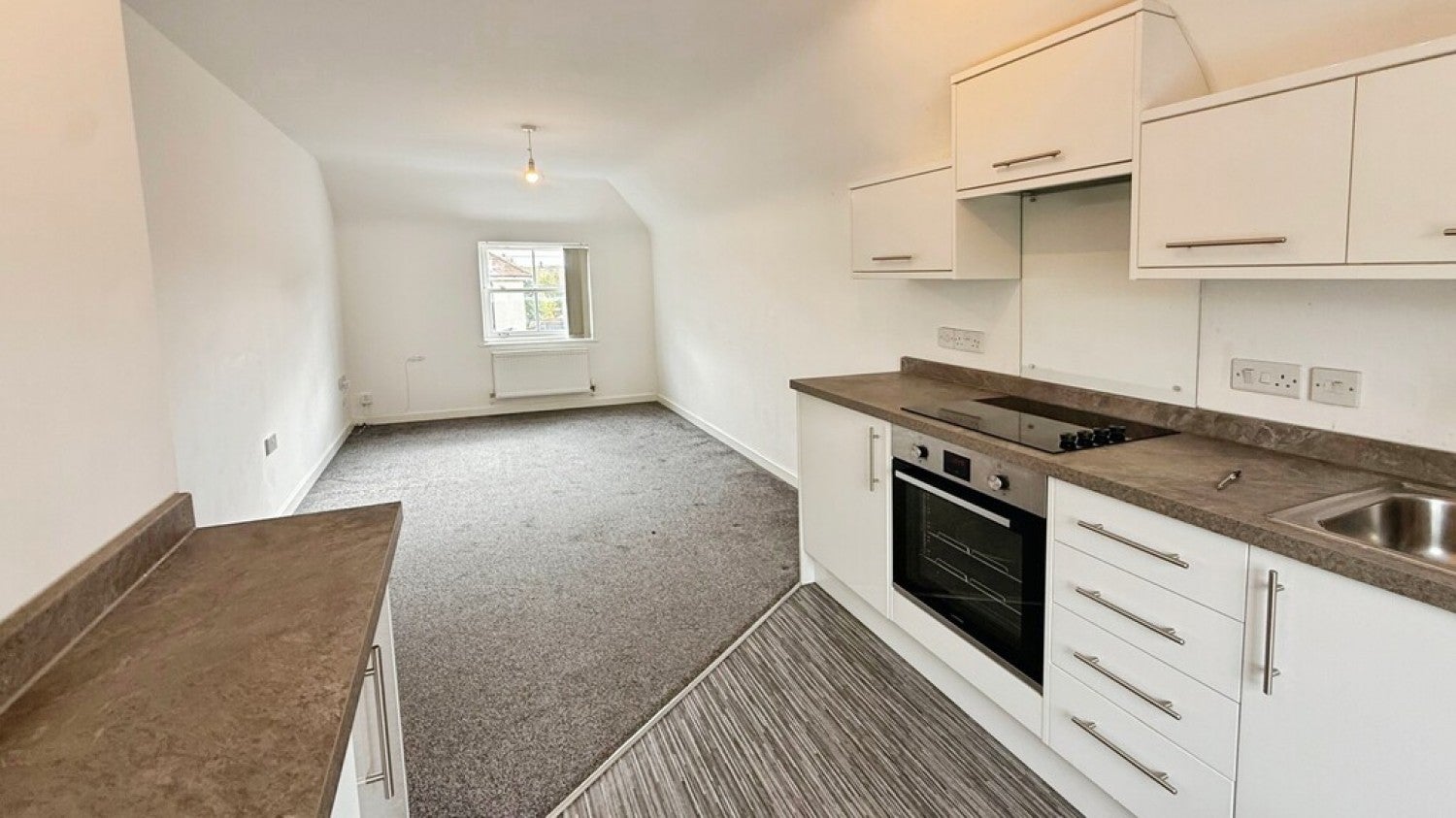 Flat Seymour Court in Trowbridge