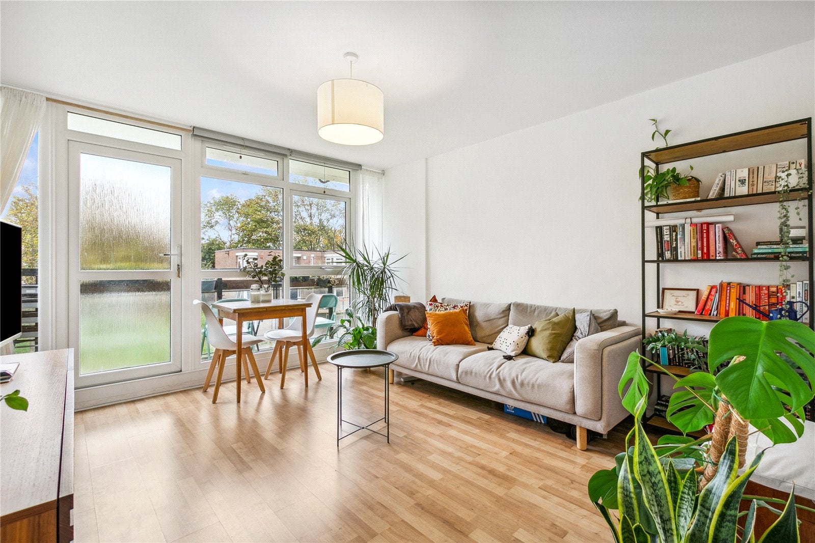 Flat Palace Road in Greater London