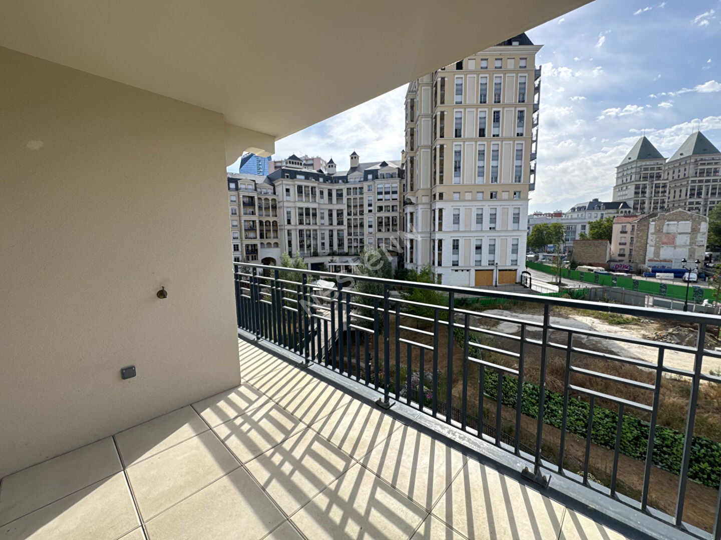 Flat Rue Jean Jaurès in Puteaux
