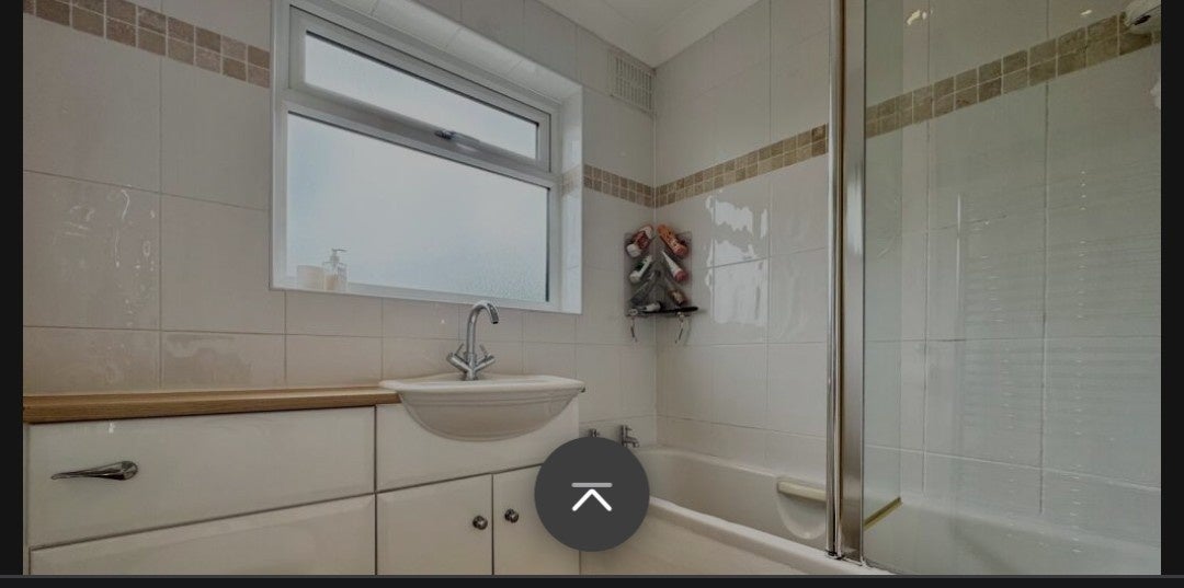 Room Warrington Gardens in Greater London