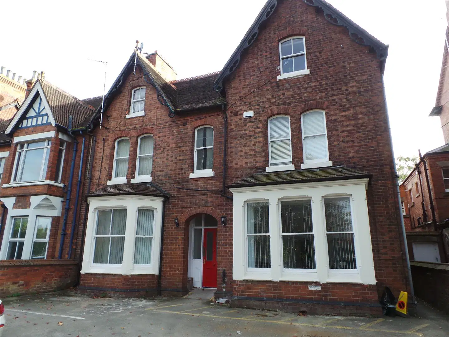 Flat Whitehall Road in Rugby