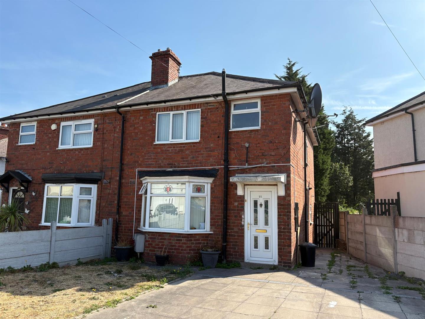 House Queens Avenue in Sandwell