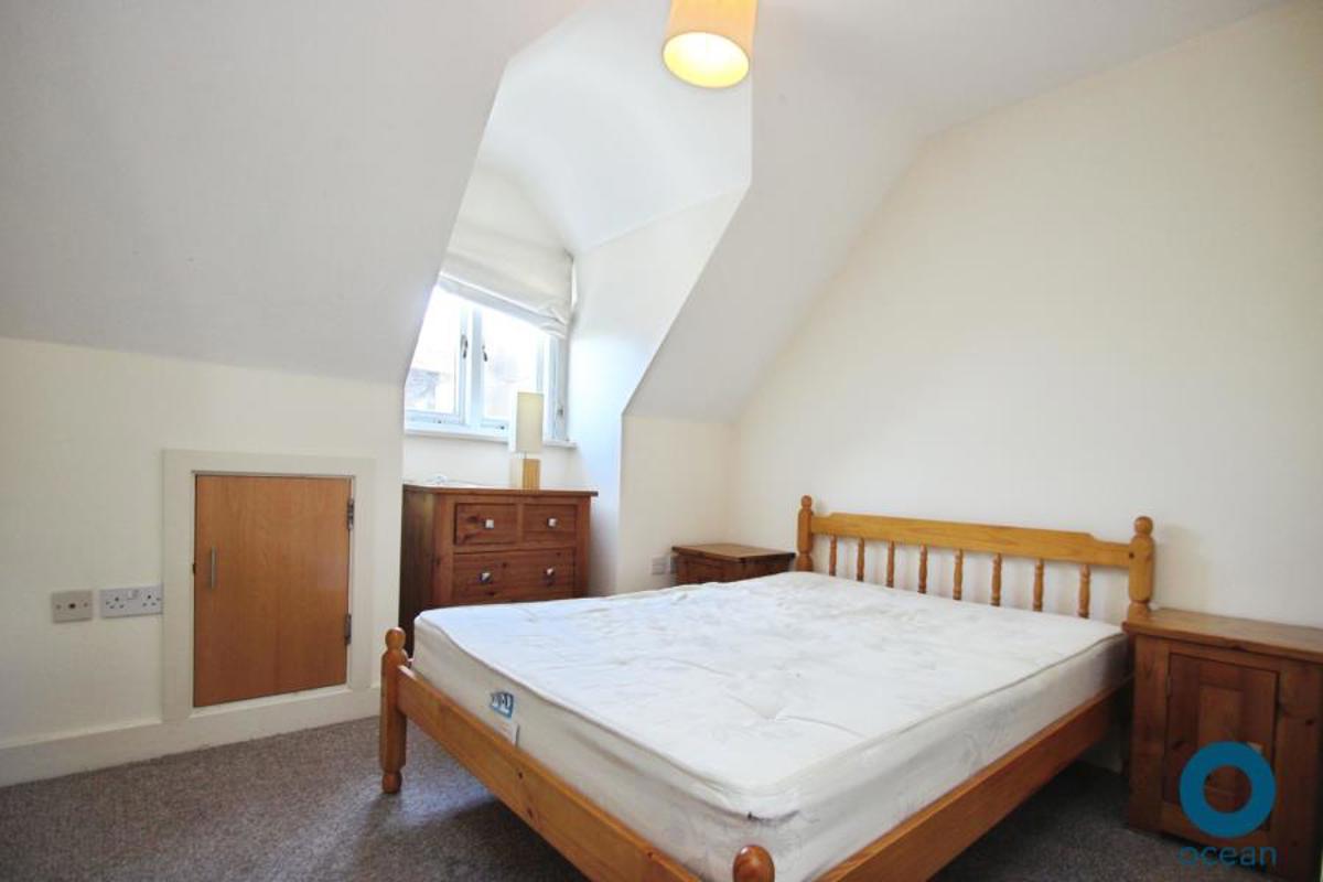 Flat St Peters Court in Leeds