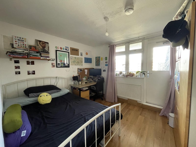 Room Clements Road in Greater London