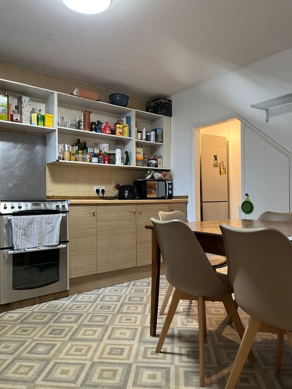 Room Clements Road in Greater London