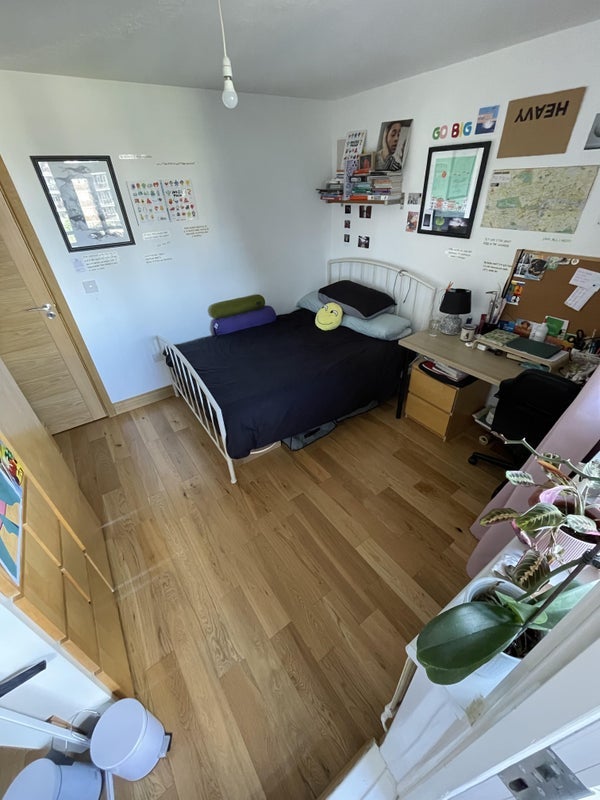 Room Clements Road in Greater London