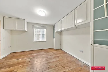 Flat Blackwell Close in Greater London