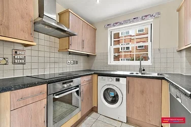 Flat Blackwell Close in Greater London