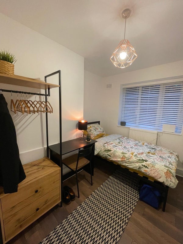Room Bevill Square in Salford