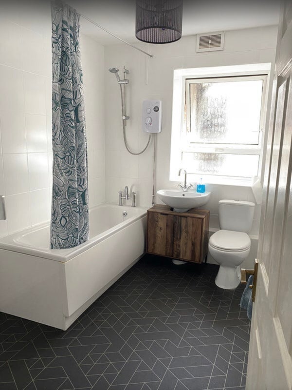 Room Bevill Square in Salford